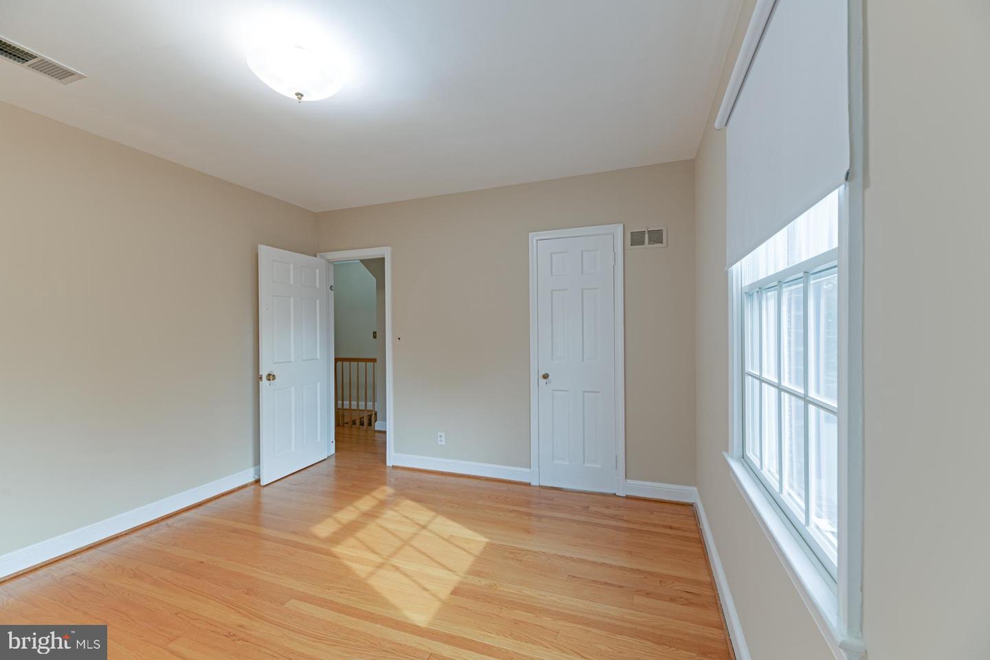23 W Glendale Ave