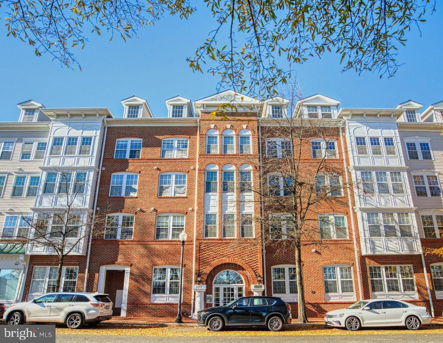 171 Somervelle St #307