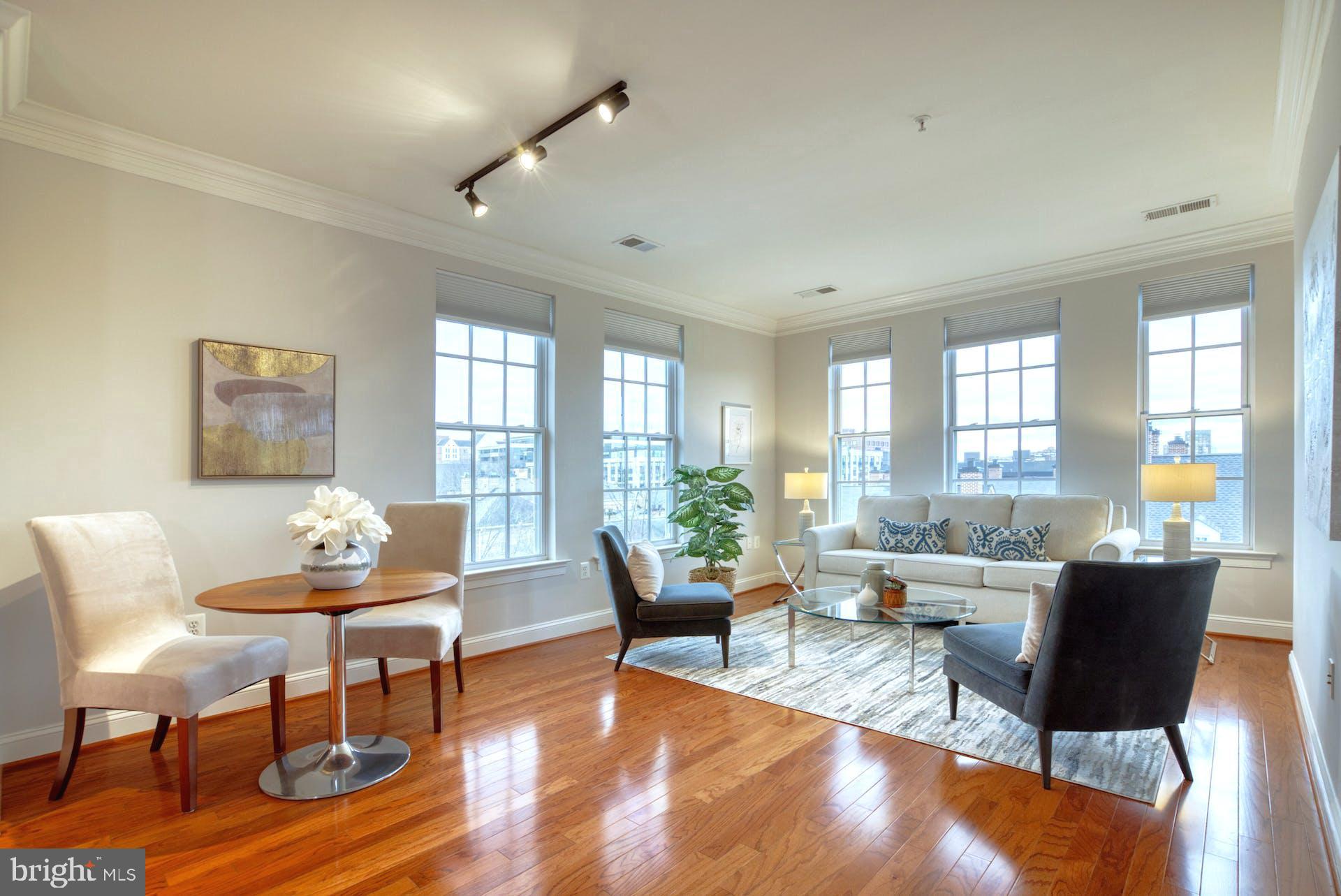 1023 N Royal St #401