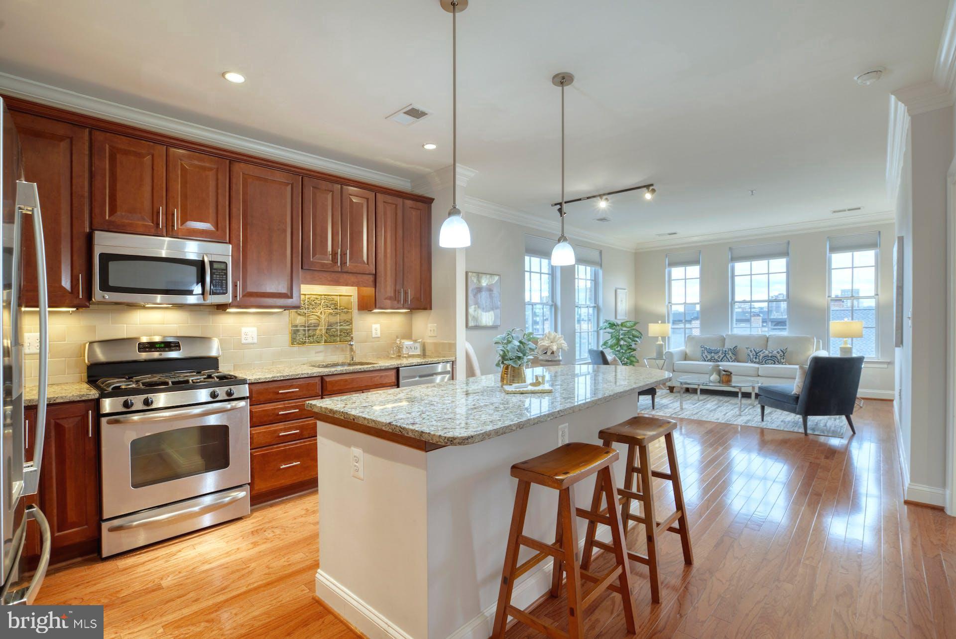 1023 N Royal St #401