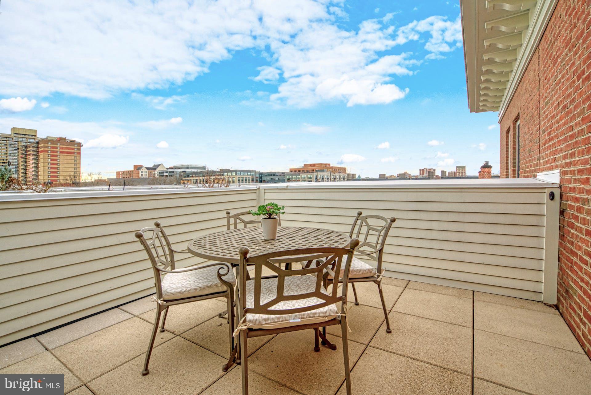 1023 N Royal St #401