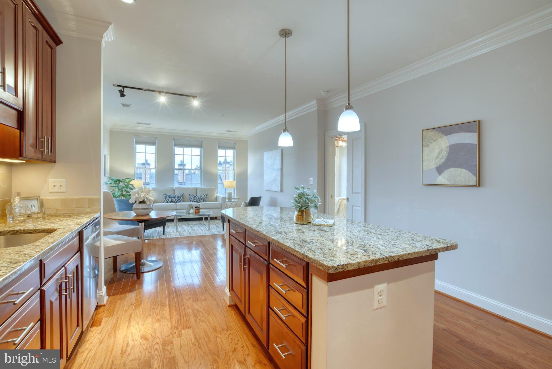 1023 N Royal St #401
