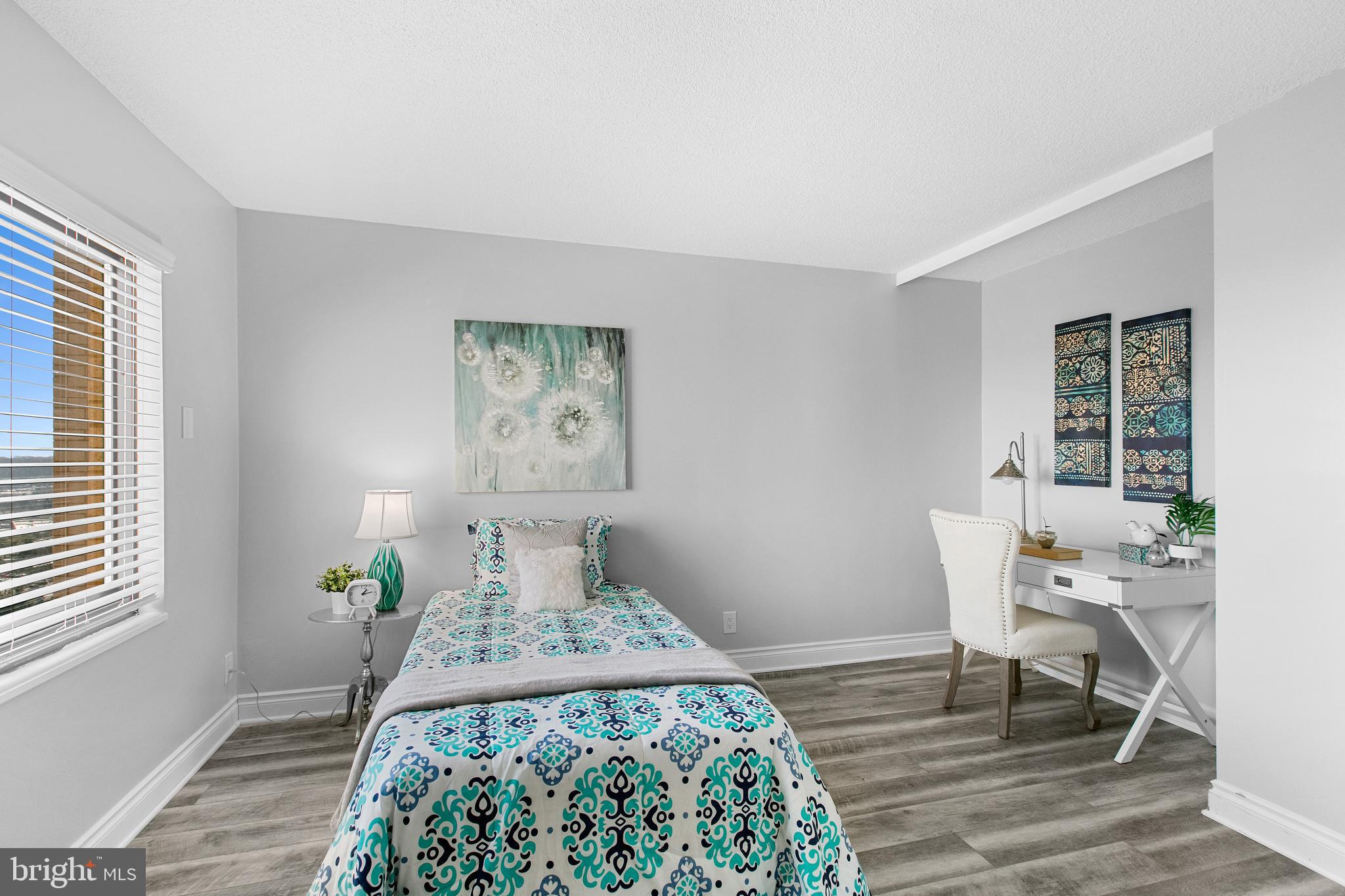 203 Yoakum Pkwy #1506
