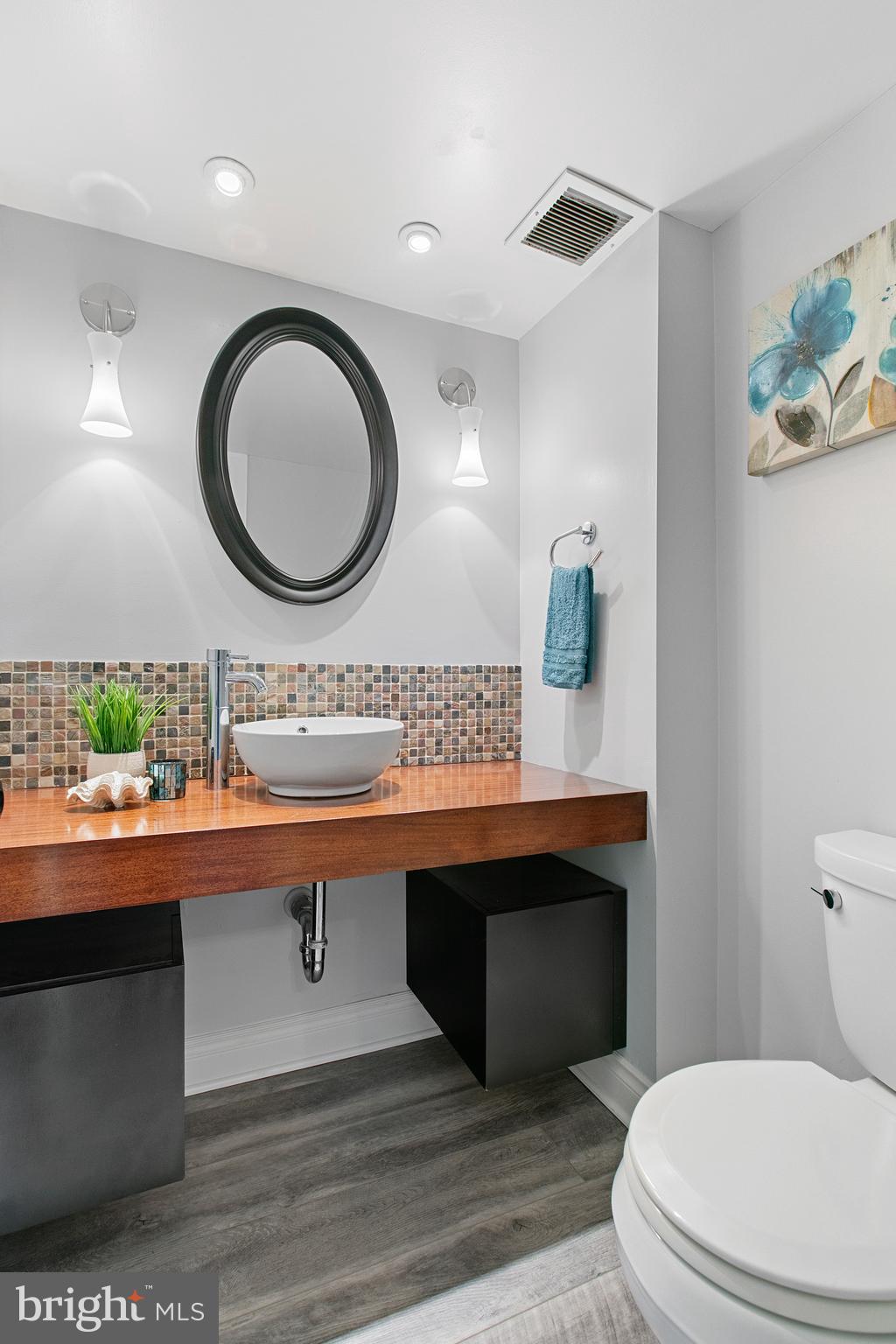 203 Yoakum Pkwy #1506