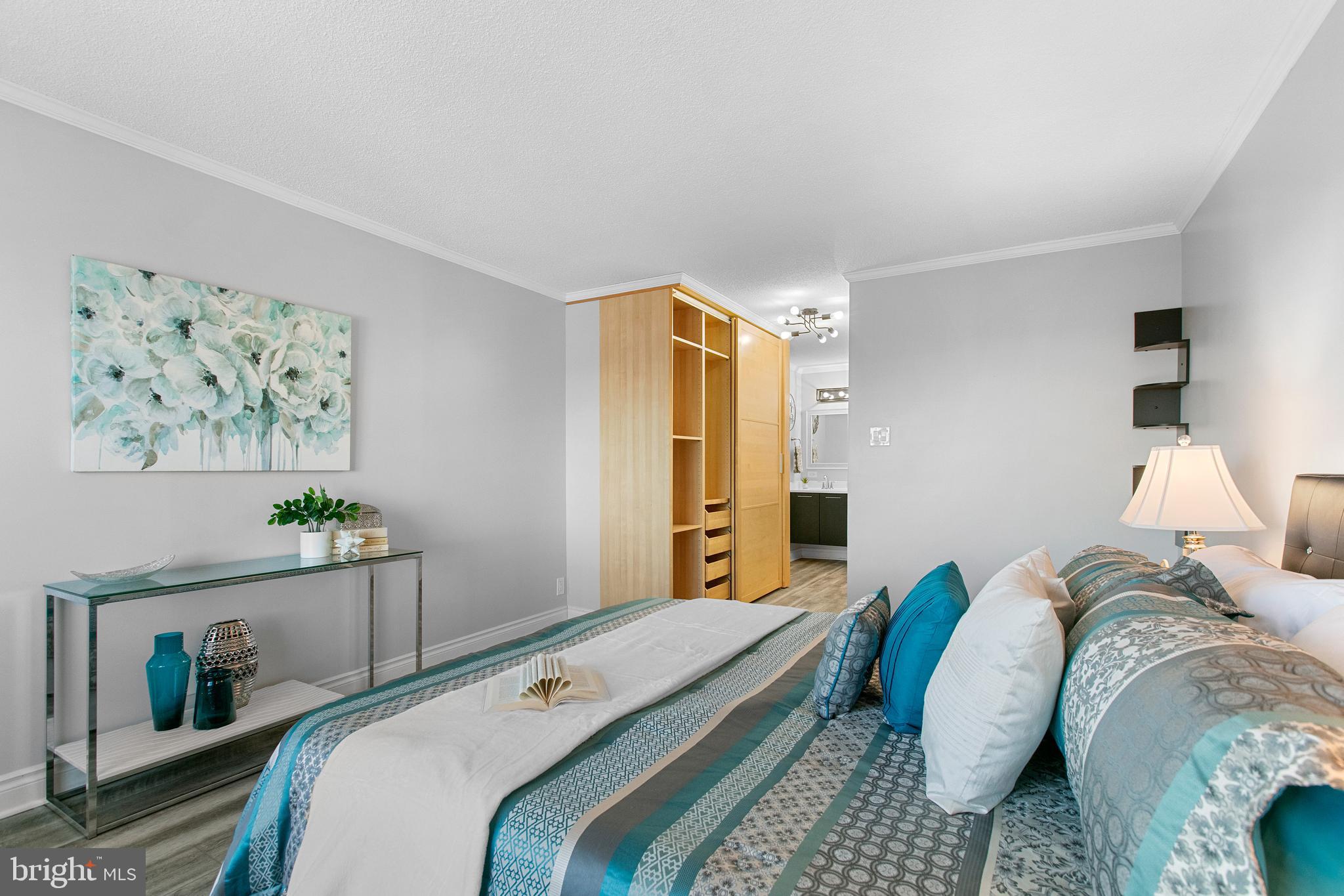 203 Yoakum Pkwy #1506