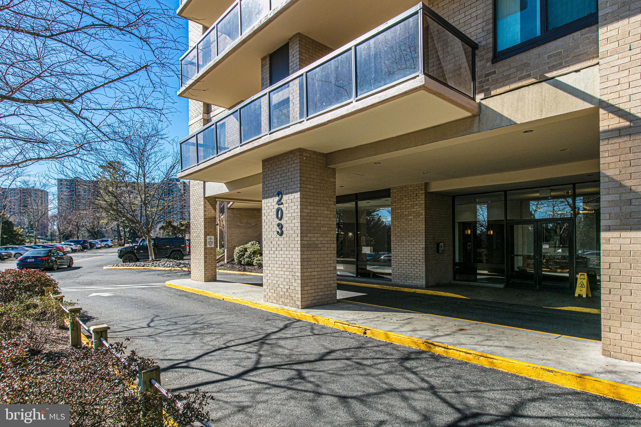 203 Yoakum Pkwy #1506