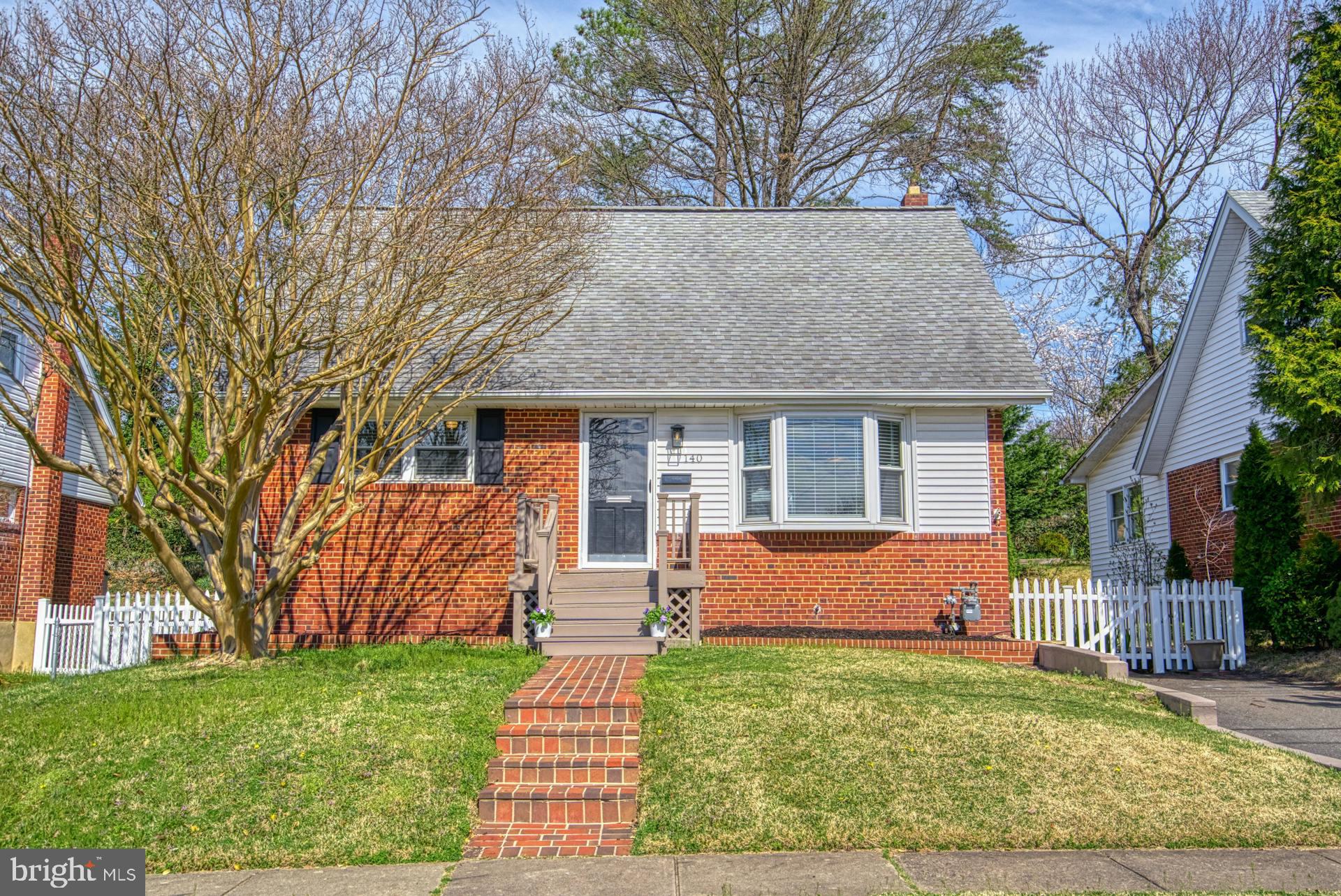 140 N Gladden St