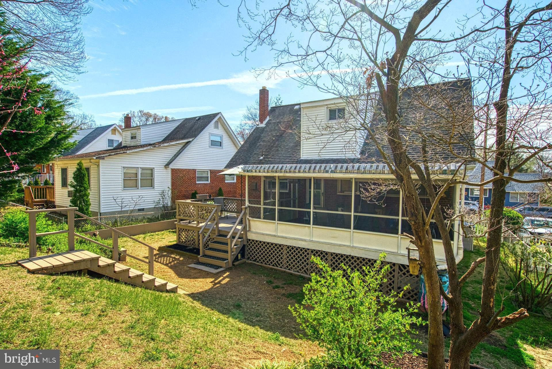 140 N Gladden St