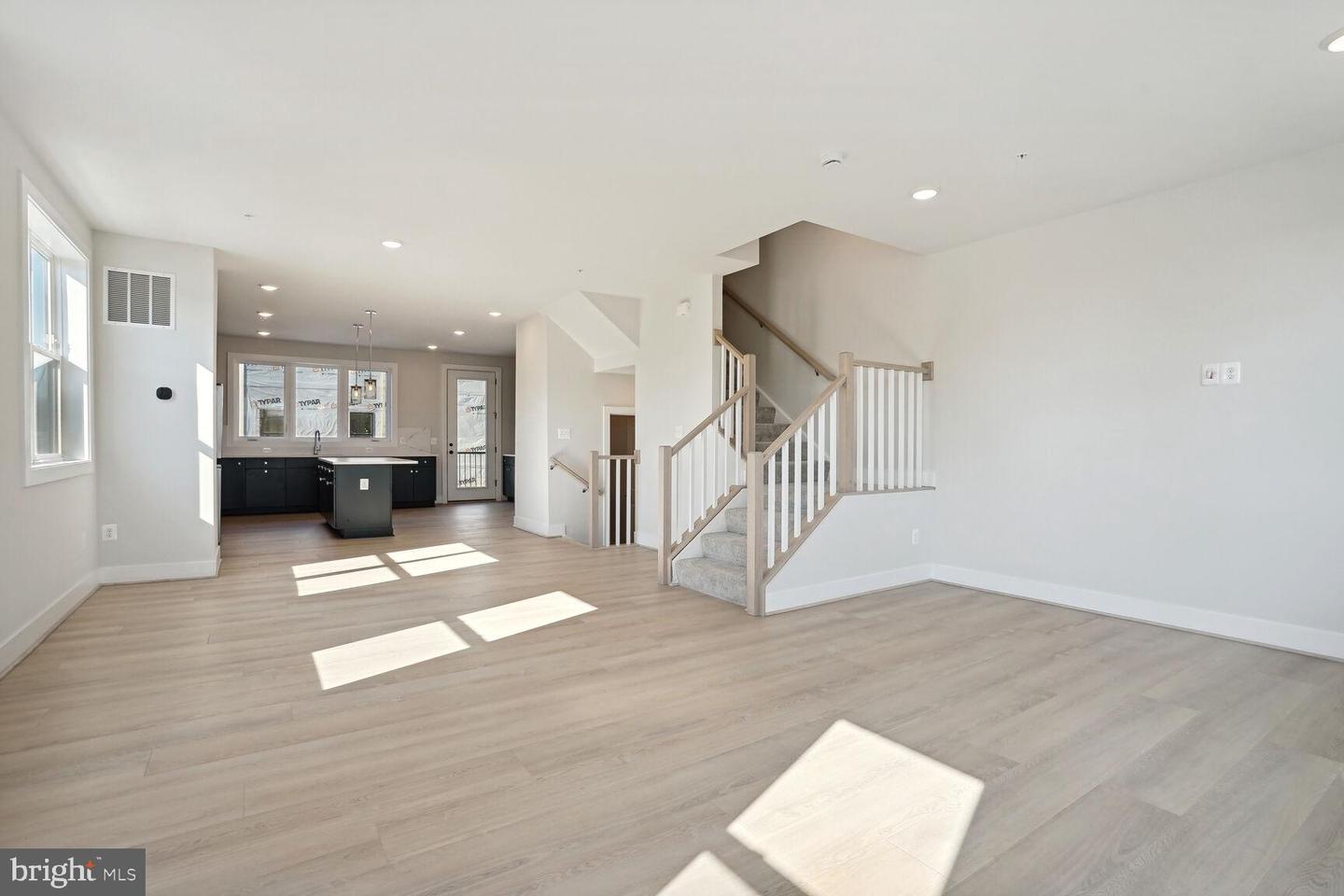 4901 Eisenhower Ave