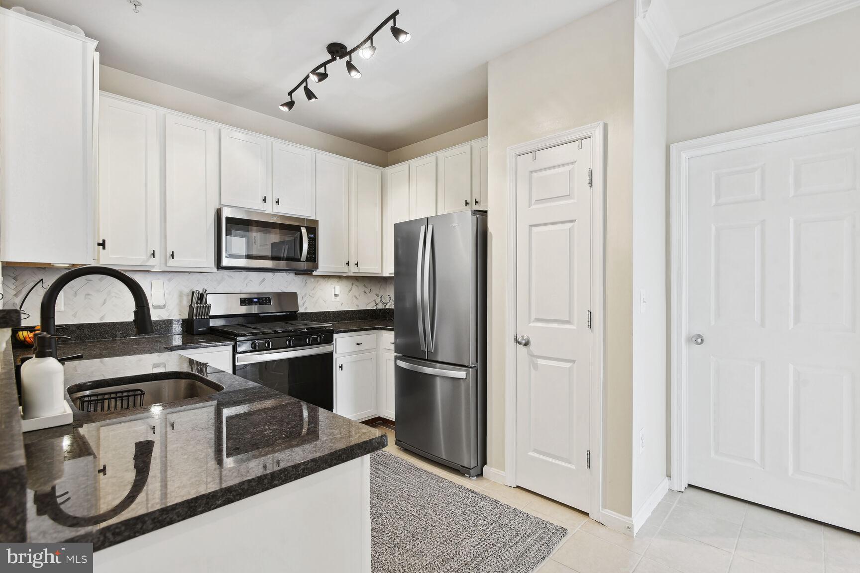 4850 Eisenhower Ave #324