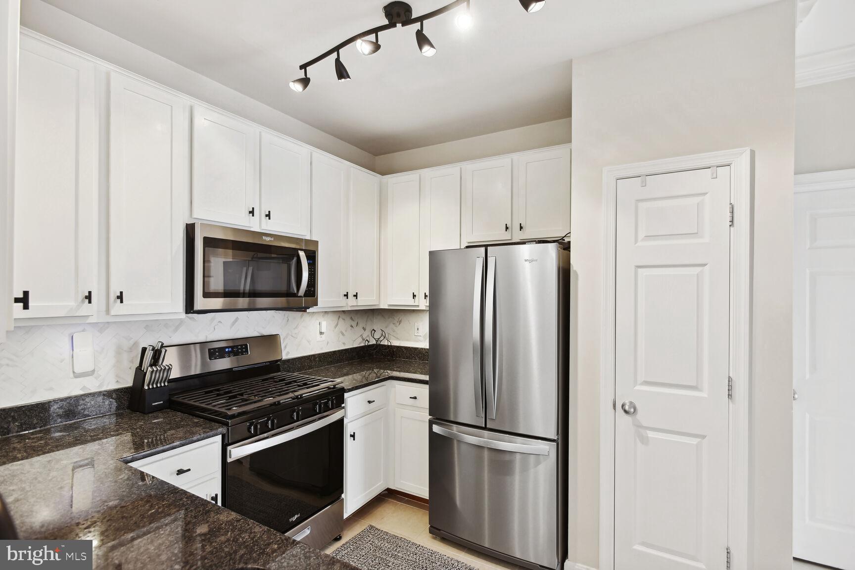 4850 Eisenhower Ave #324