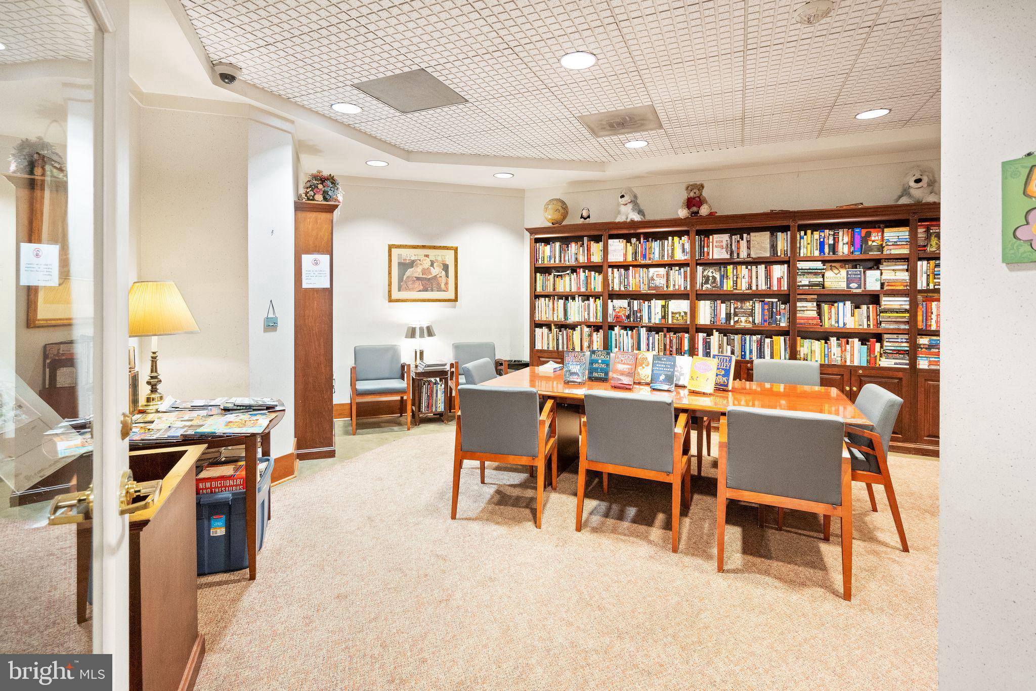 205 Yoakum Pkwy #1508