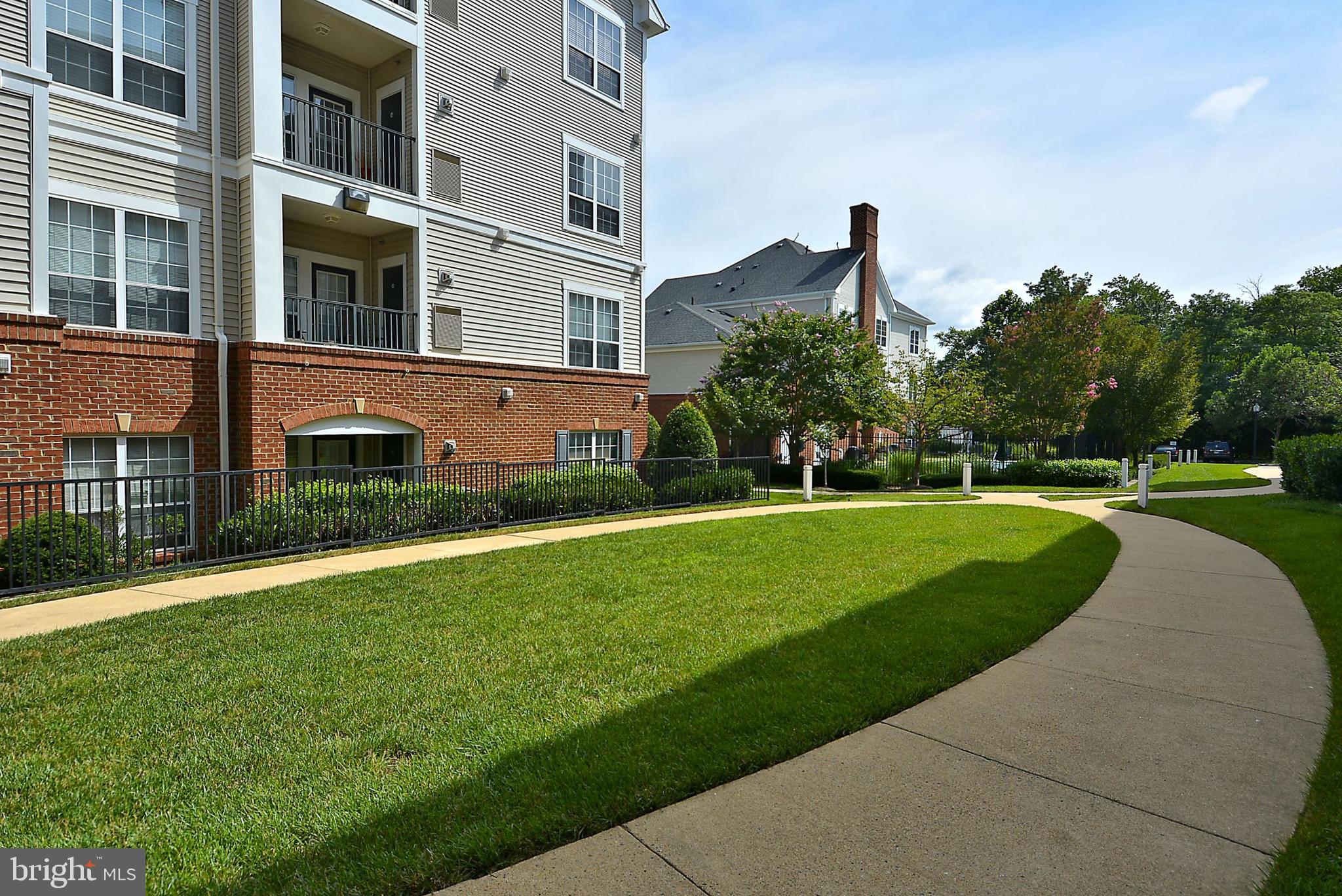 4854 Eisenhower Ave #243