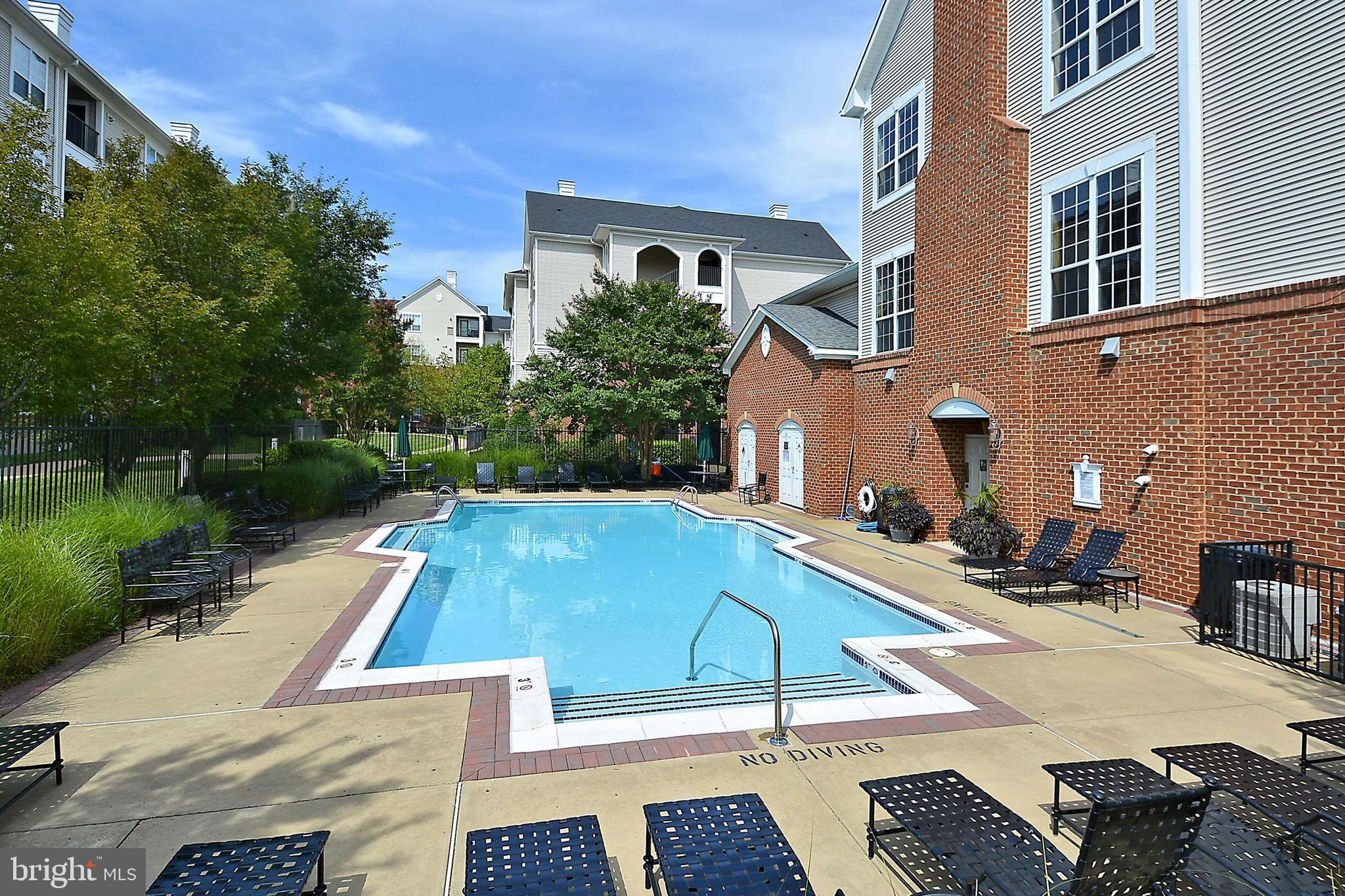 4854 Eisenhower Ave #243