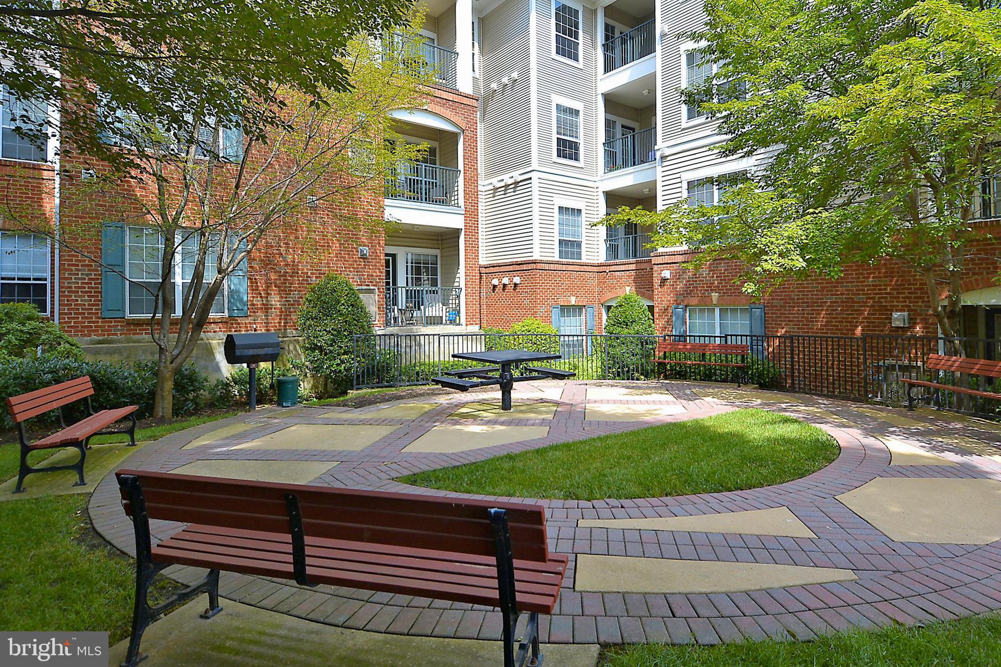 4854 Eisenhower Ave #243