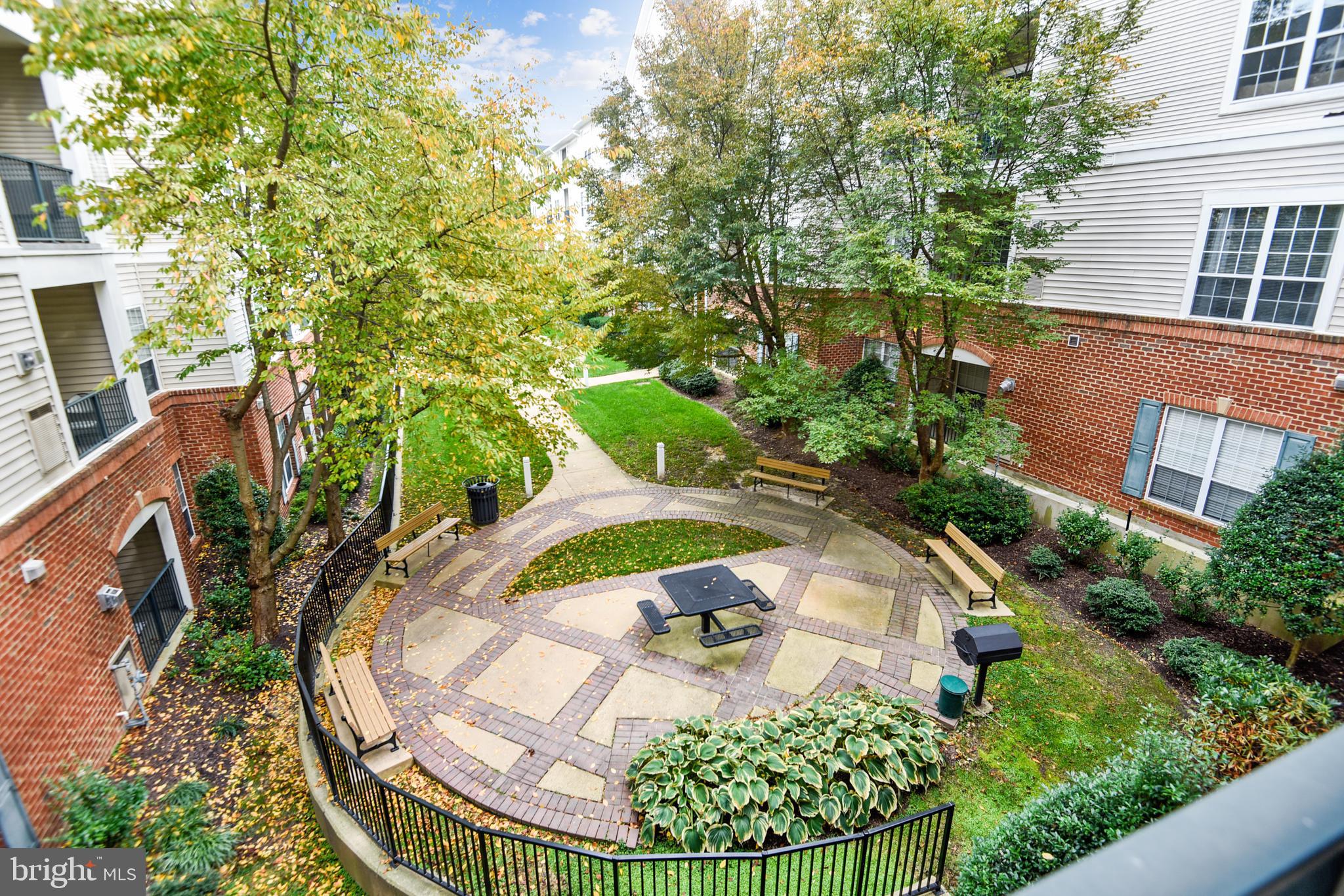 4854 Eisenhower Ave #243