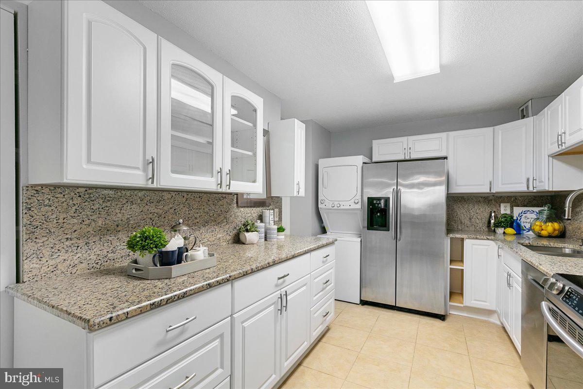 203 Yoakum Pkwy #1524