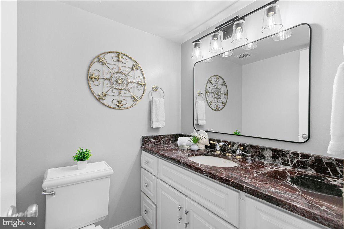 203 Yoakum Pkwy #1524