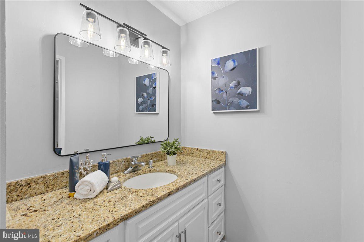 203 Yoakum Pkwy #1524