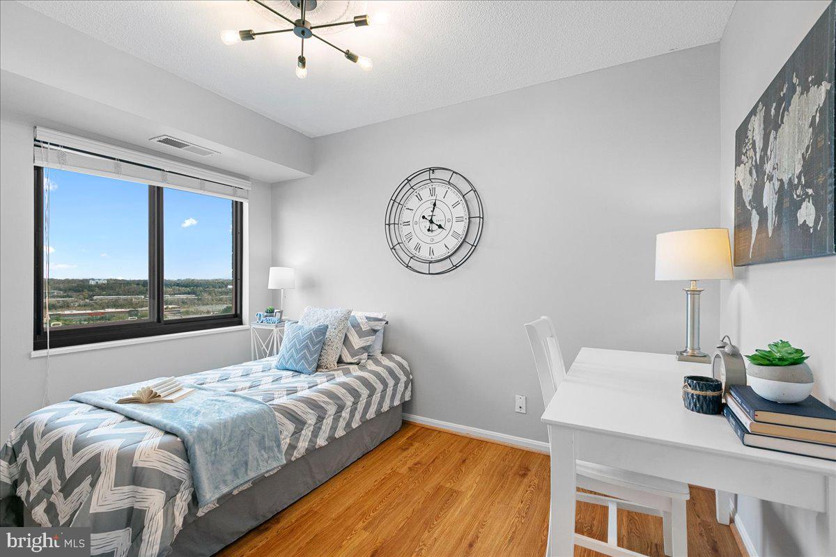 203 Yoakum Pkwy #1524