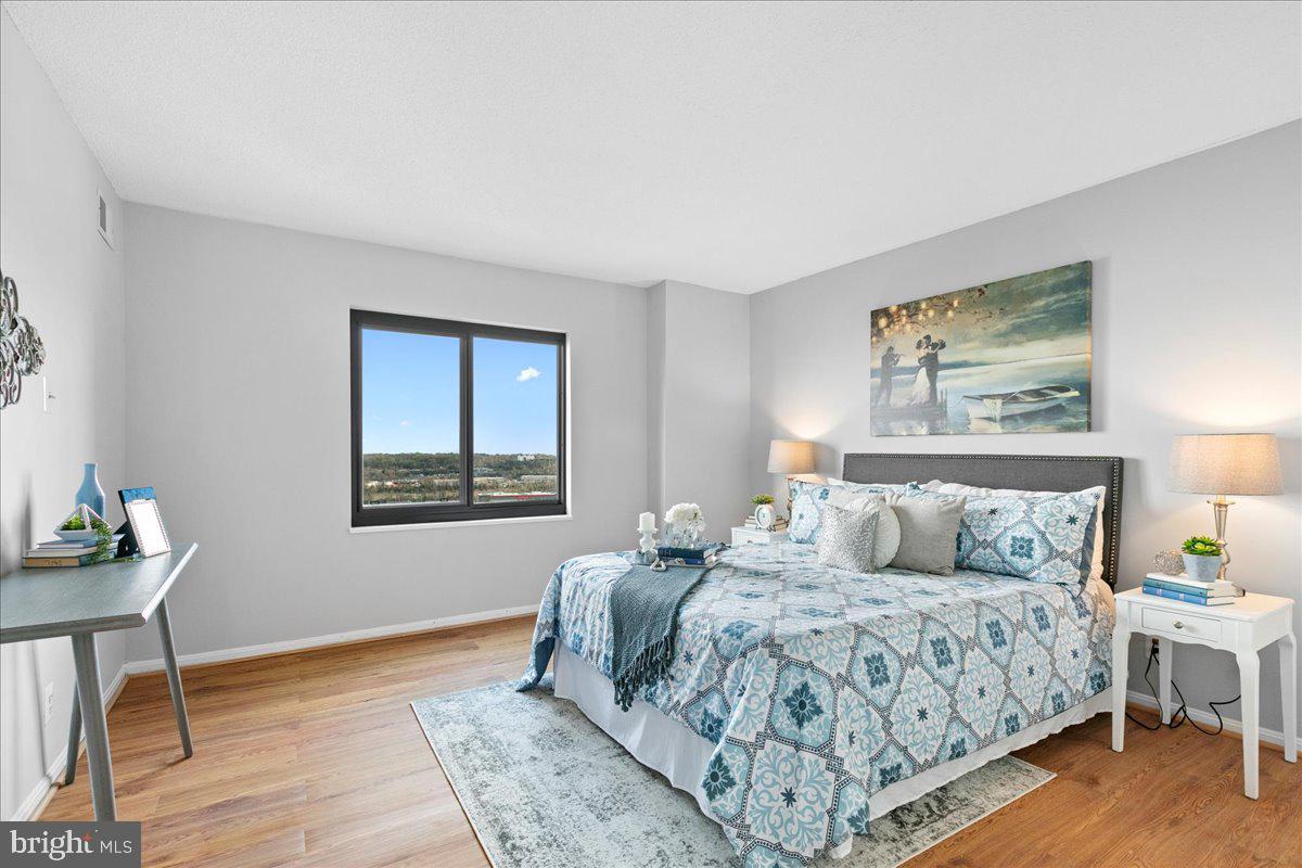 203 Yoakum Pkwy #1524