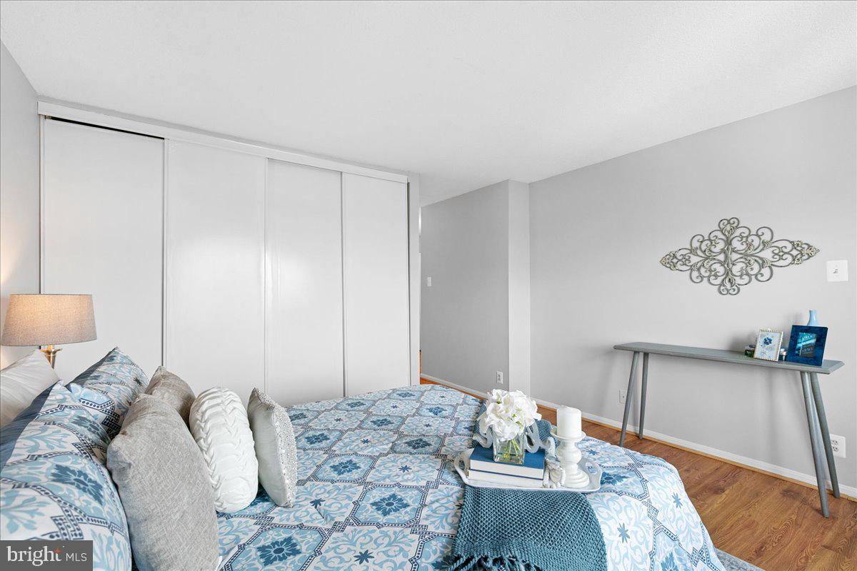 203 Yoakum Pkwy #1524