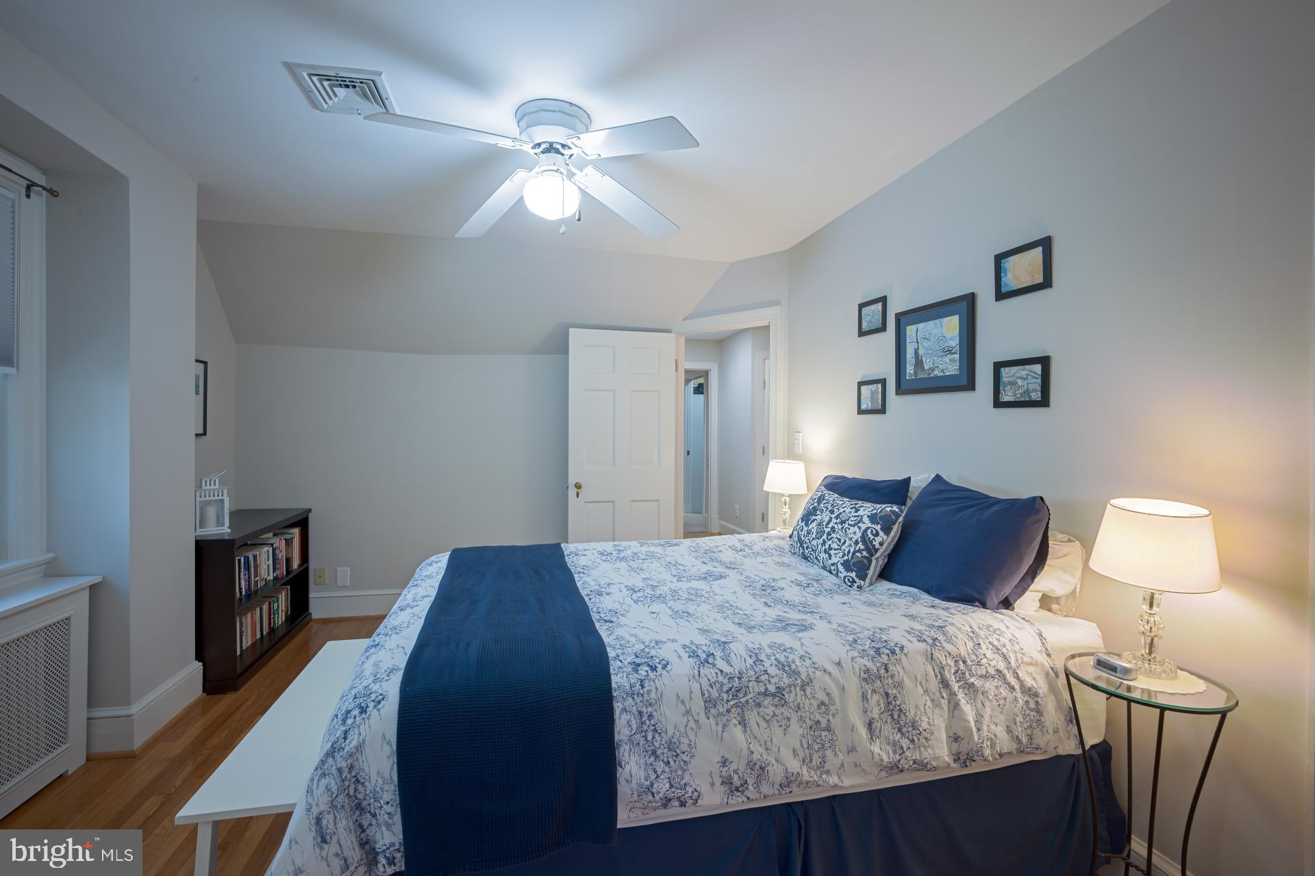 304 Alexandria Ave W