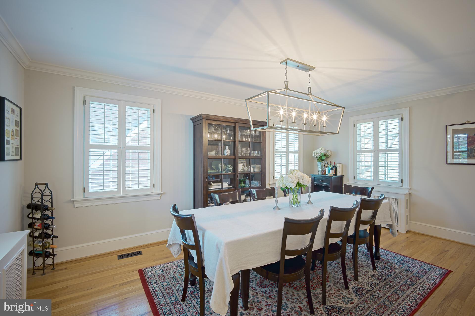 304 Alexandria Ave W