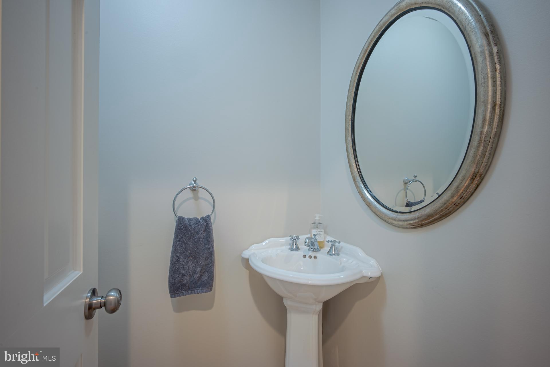 304 Alexandria Ave W