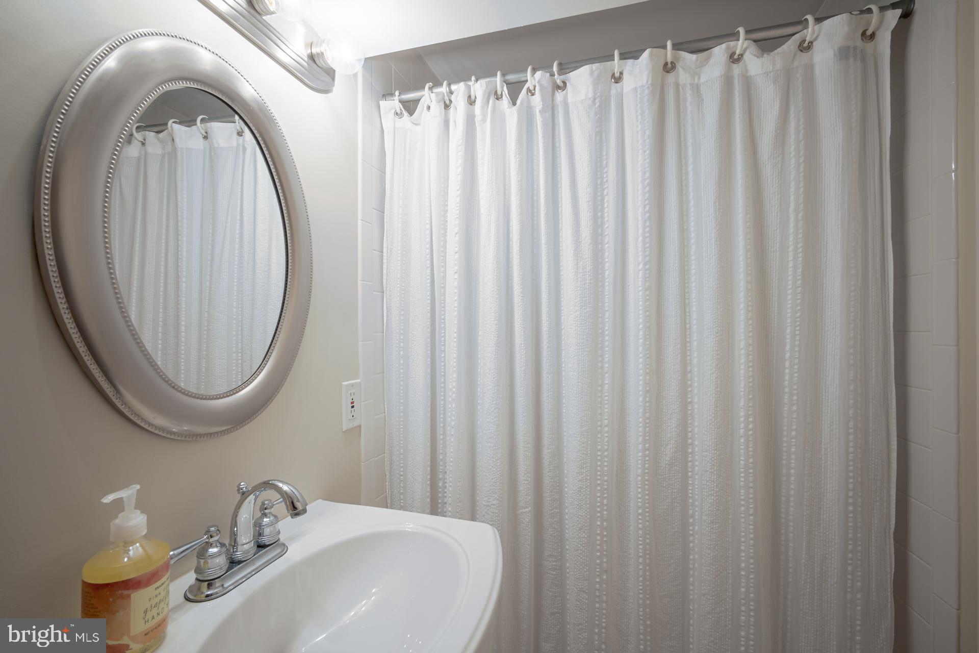 304 Alexandria Ave W