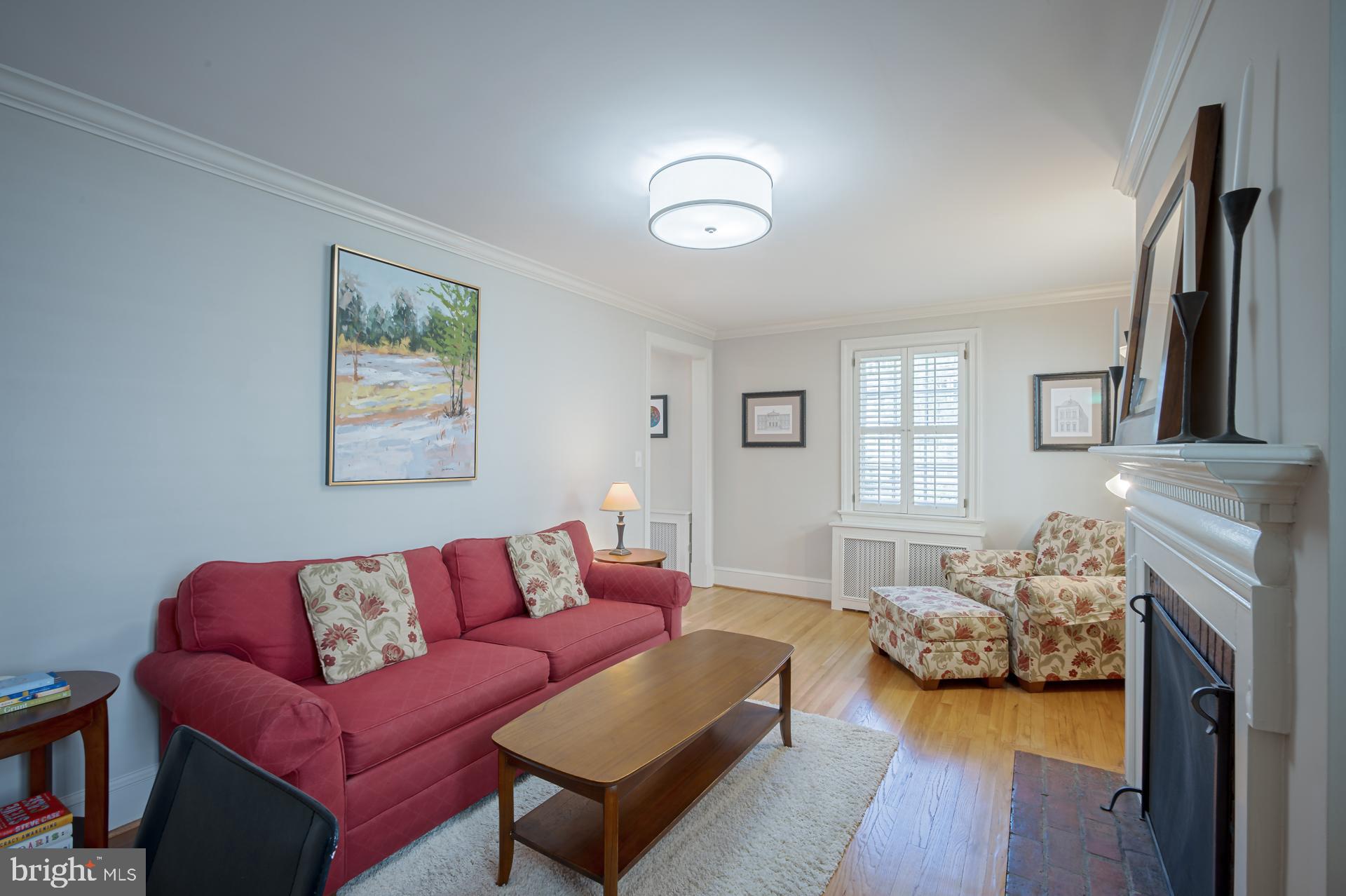 304 Alexandria Ave W