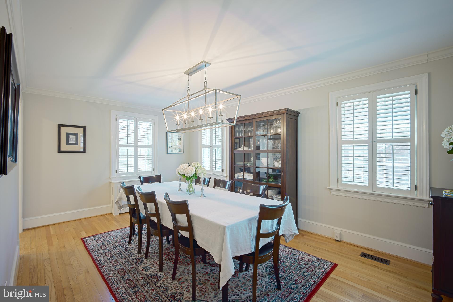 304 Alexandria Ave W