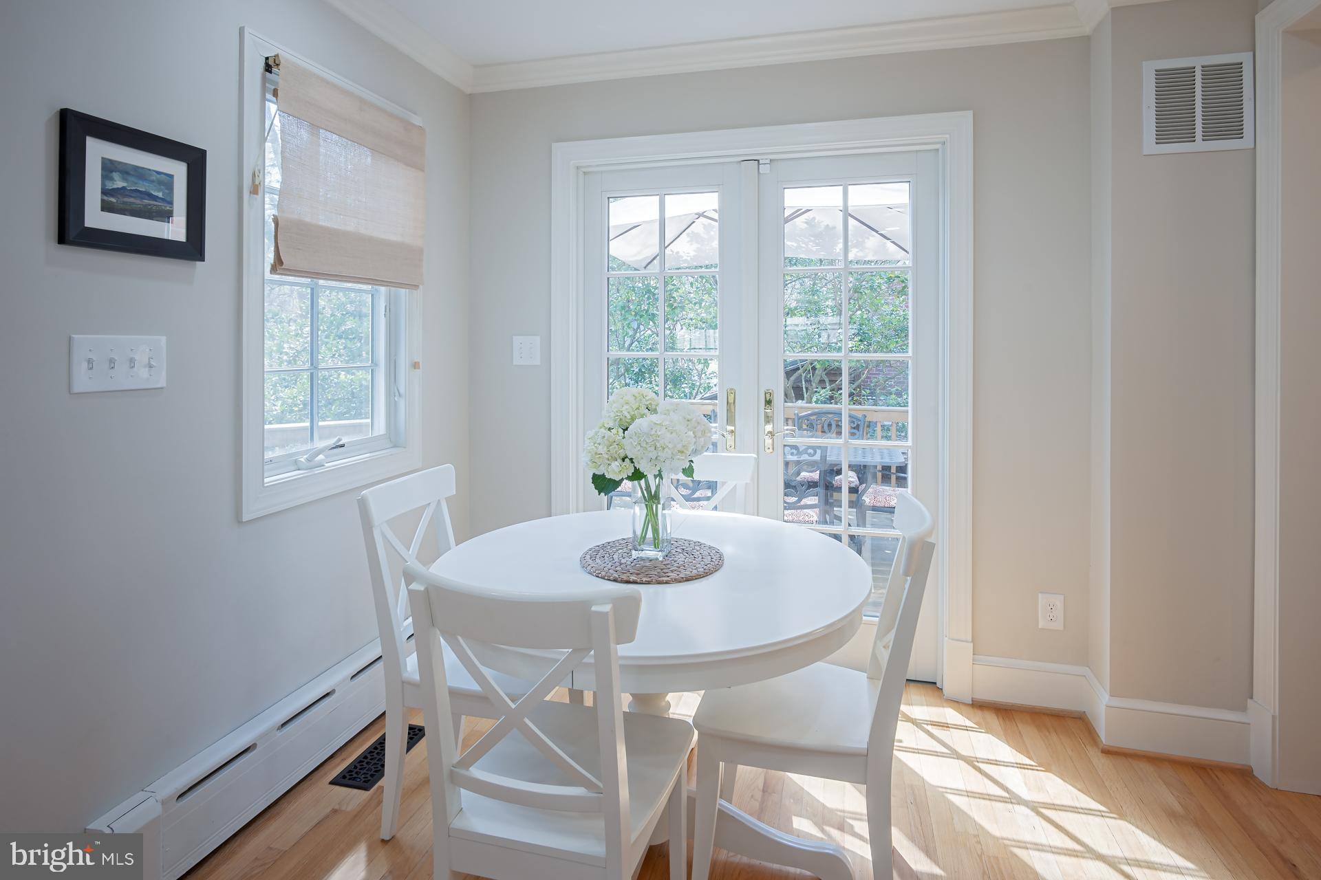 304 Alexandria Ave W