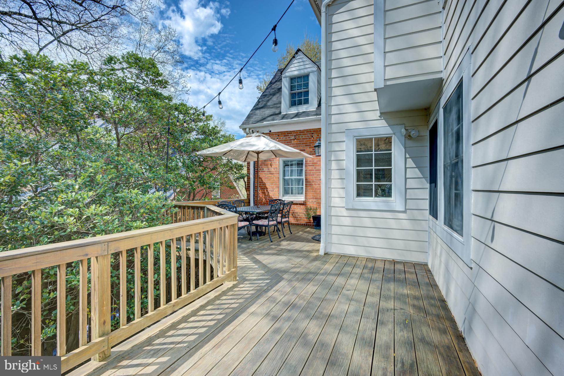 304 Alexandria Ave W