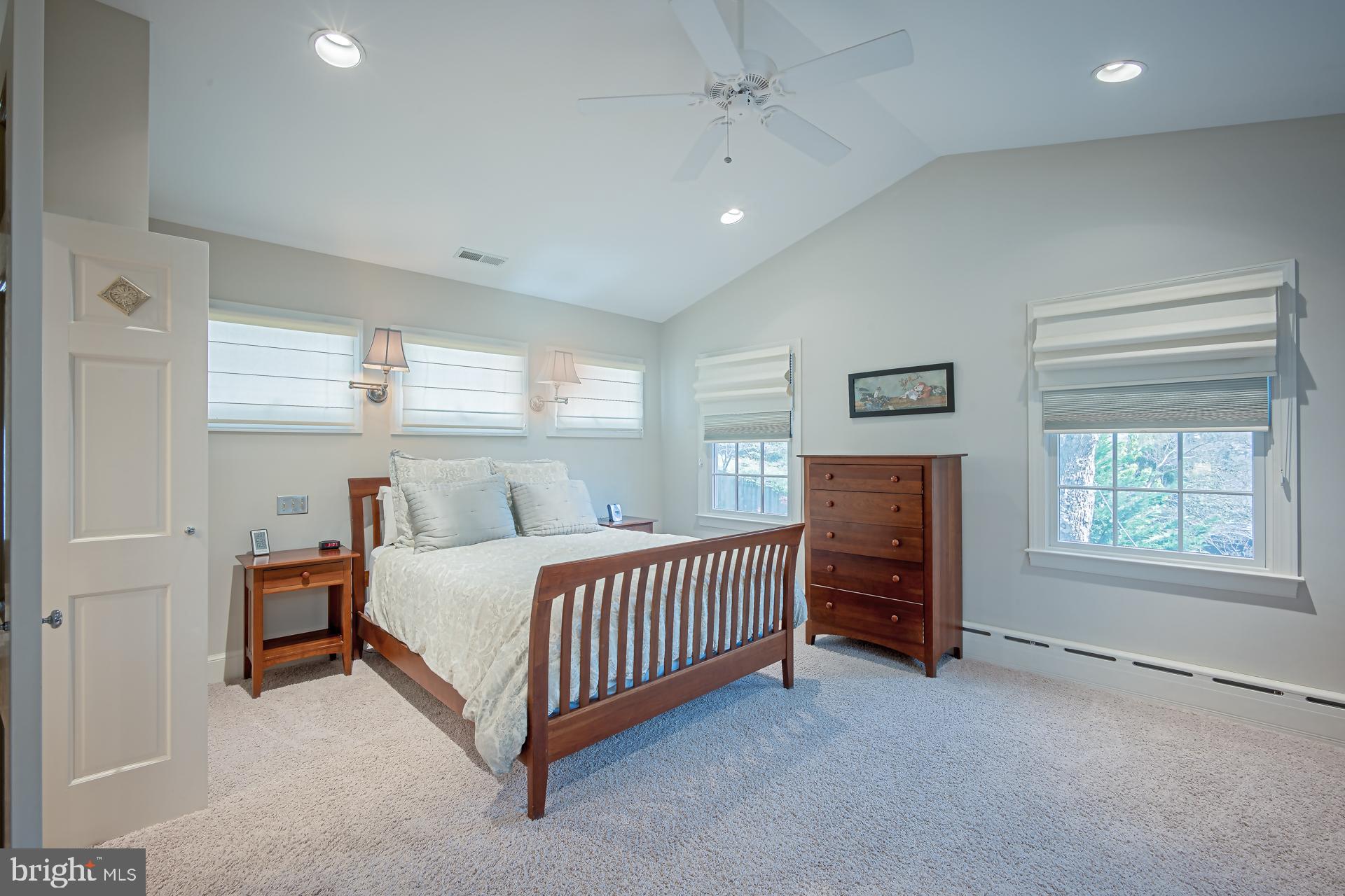 304 Alexandria Ave W