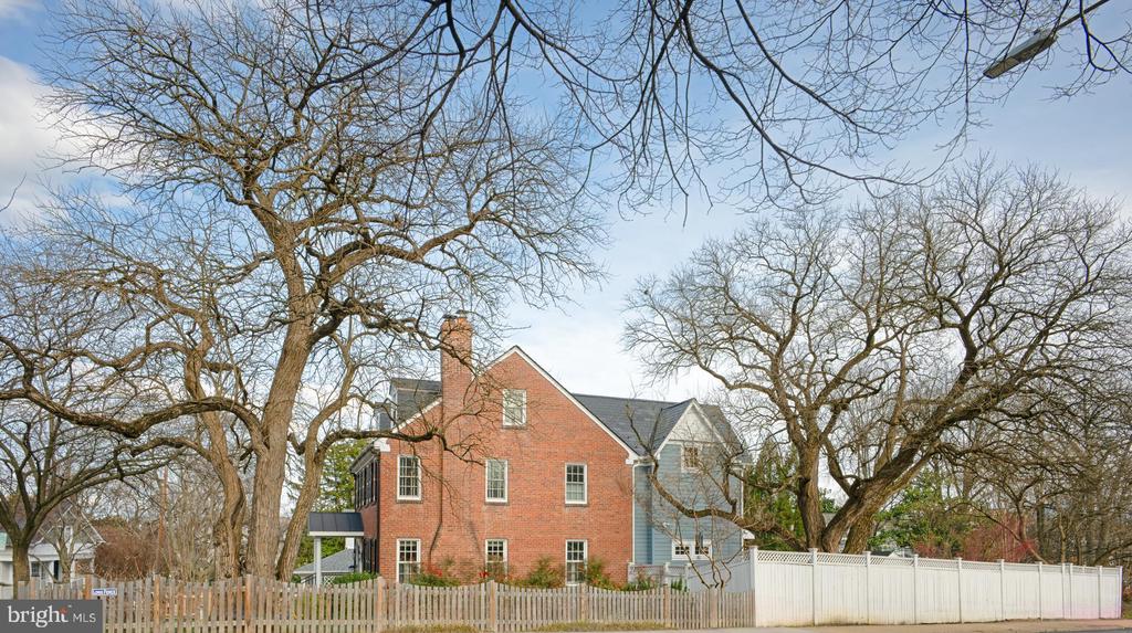 106 Cedar St