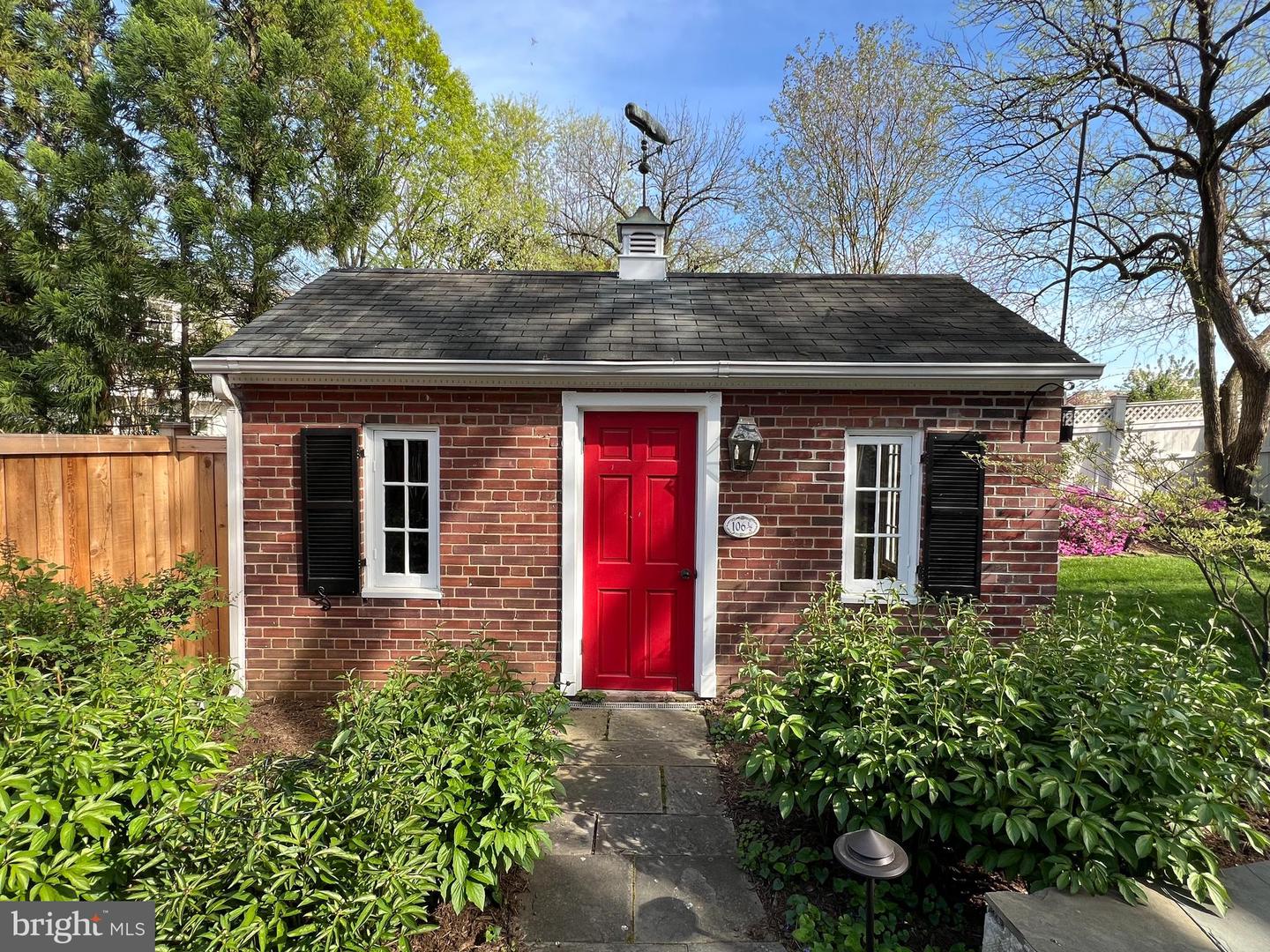 106 Cedar St