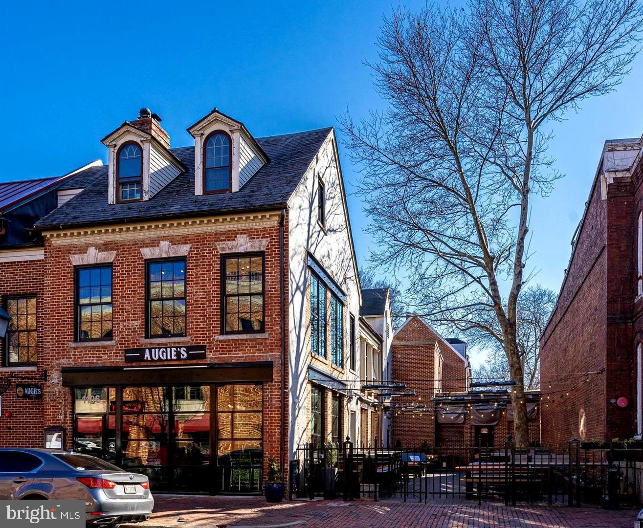 231 N HENRY STREET