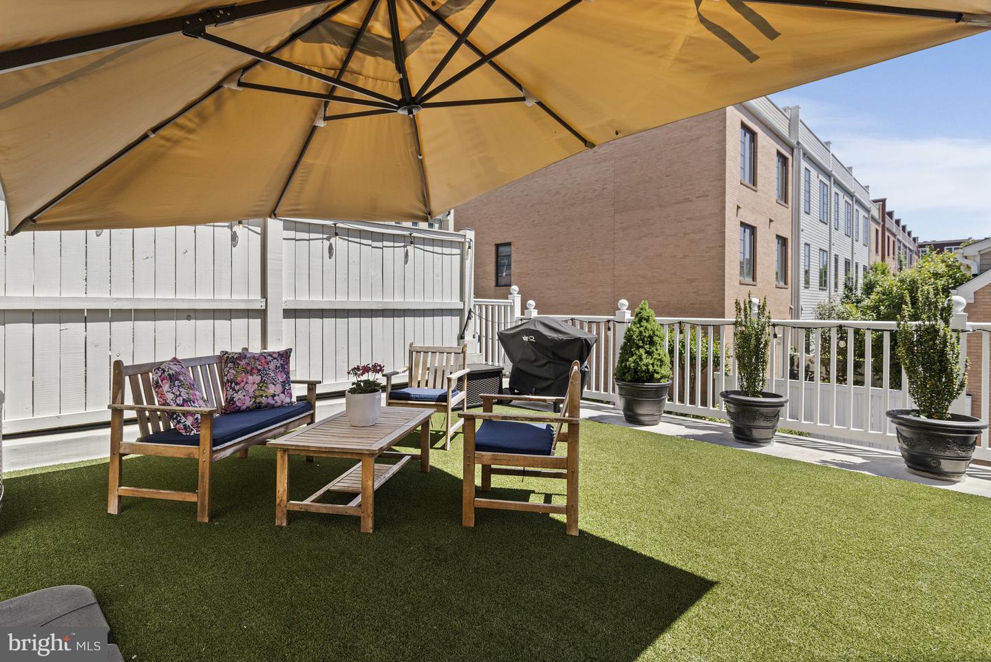 619 E Custis Ave