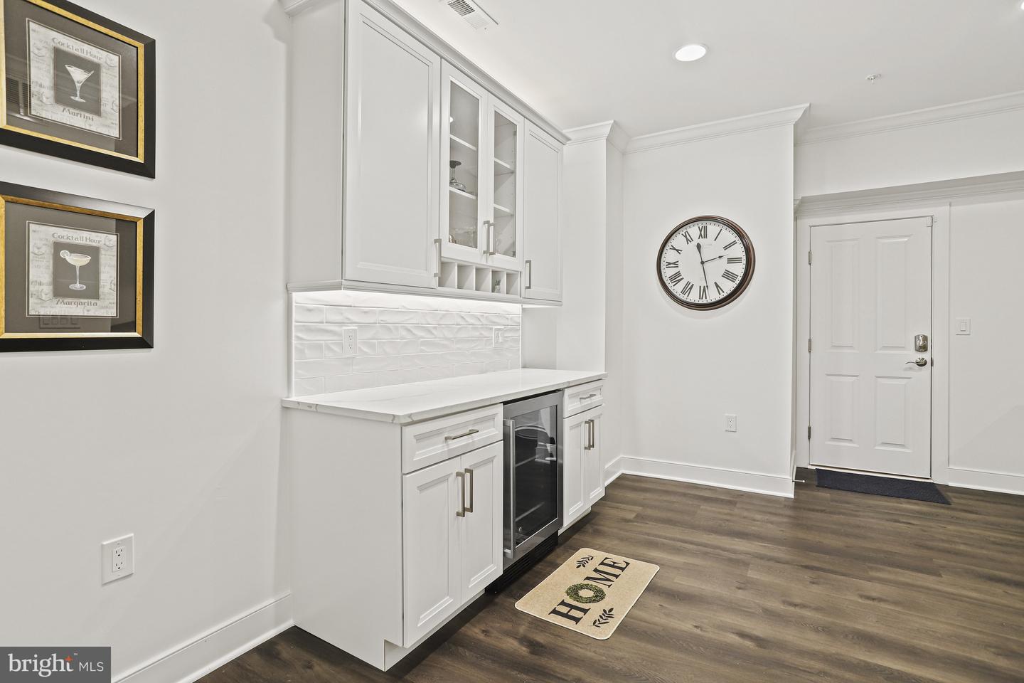619 E Custis Ave