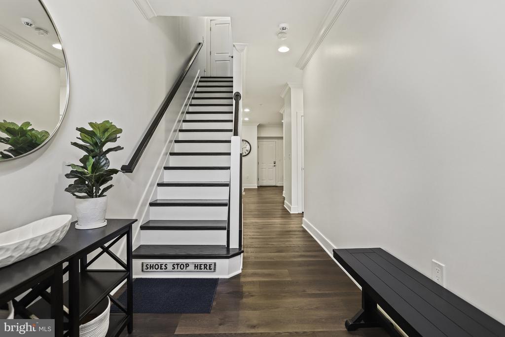 619 E Custis Ave