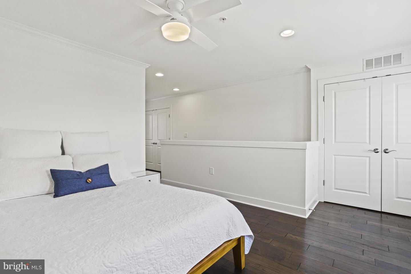619 E Custis Ave