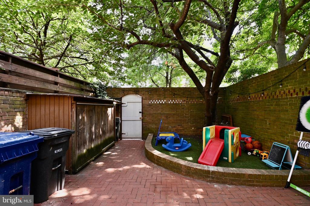 412 Princess St