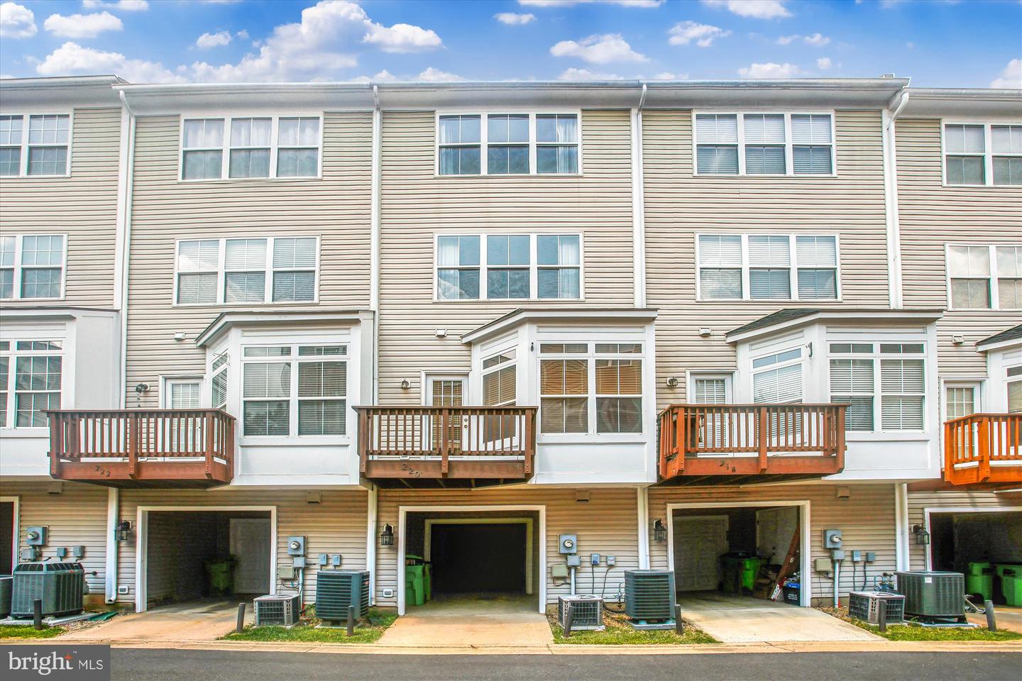 220 Cameron Station Blvd