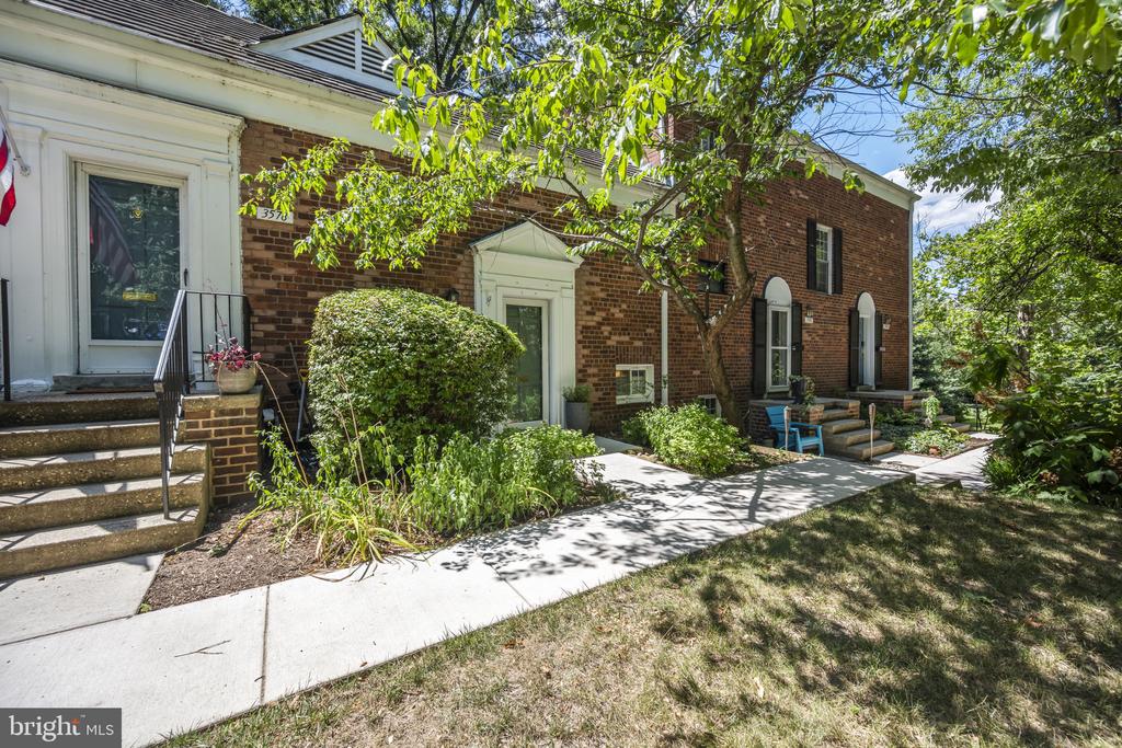 3580 Martha Custis Dr