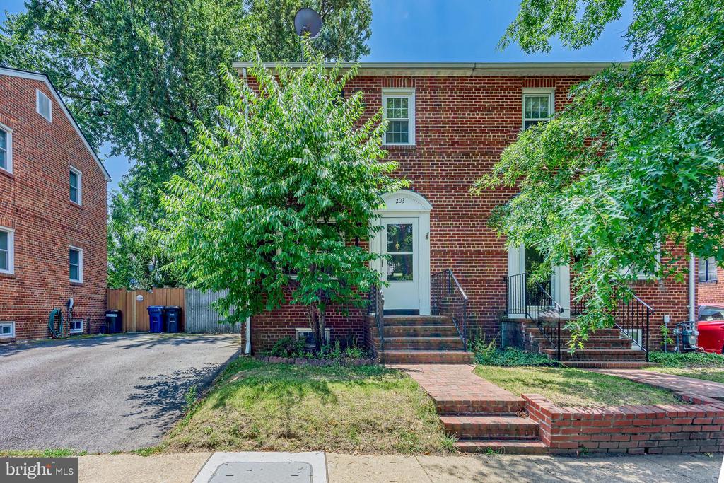 203 Adams Ave