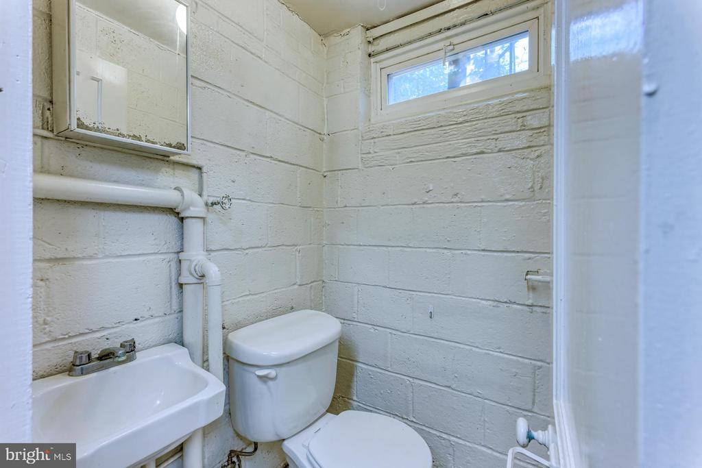 203 Adams Ave