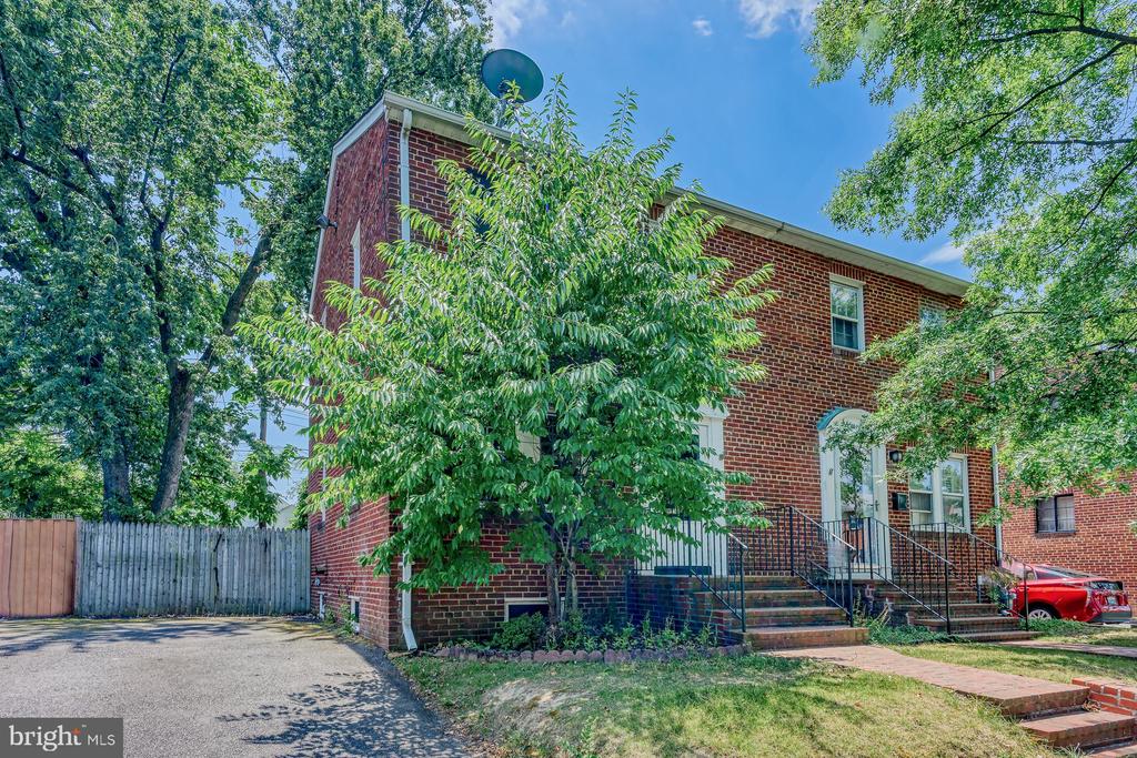 203 Adams Ave