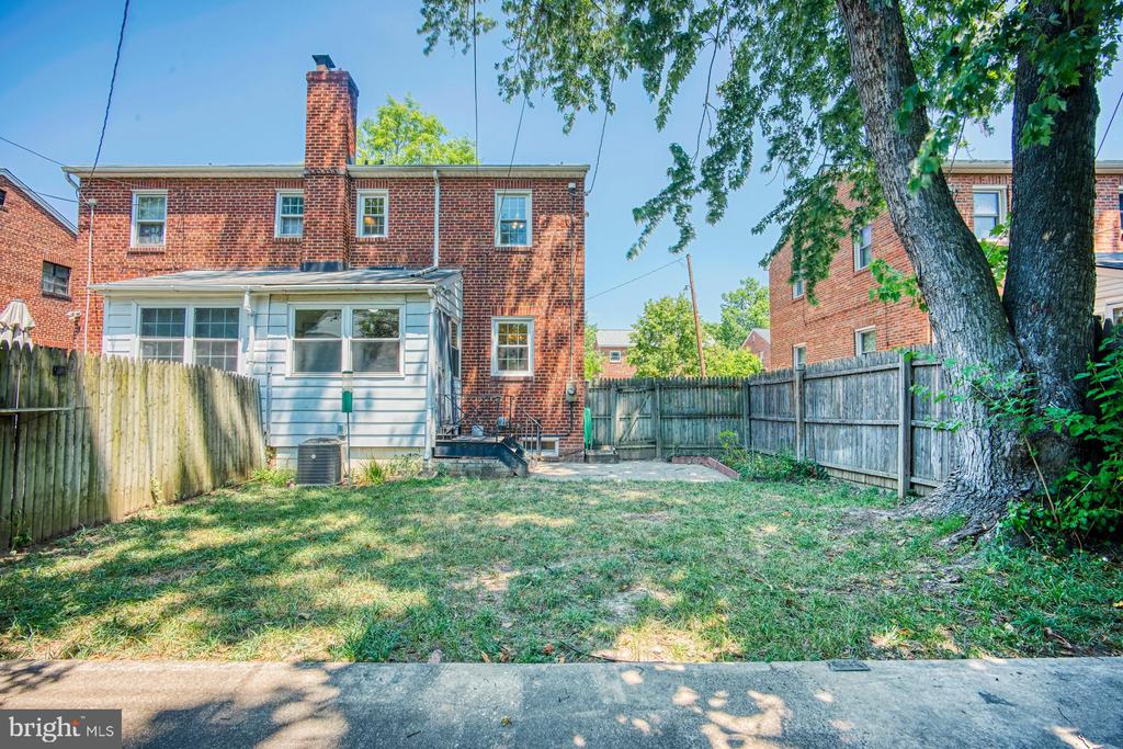 203 Adams Ave