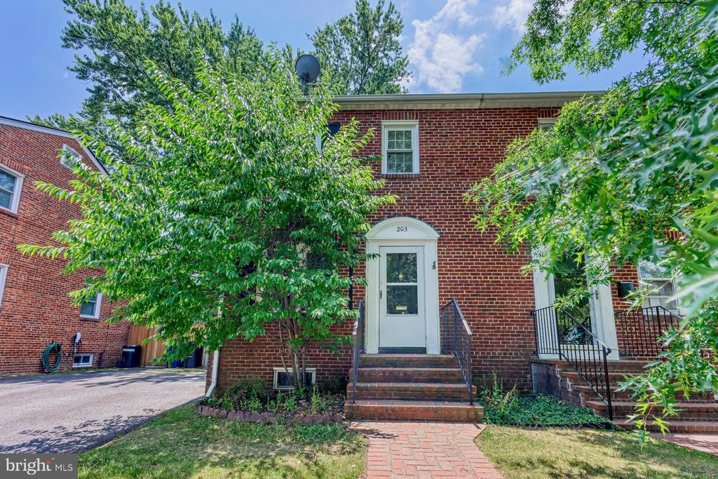 203 Adams Ave